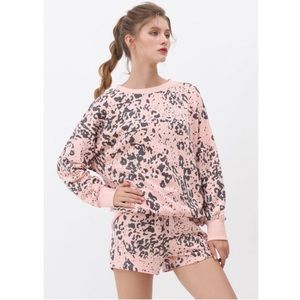 ✨lightly used✨ comfy animal print set